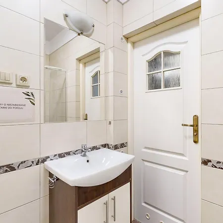 Апартаменты Roomspoznan Pl - Krolowej Jadwigi 44 - 24h Self Check-in *
